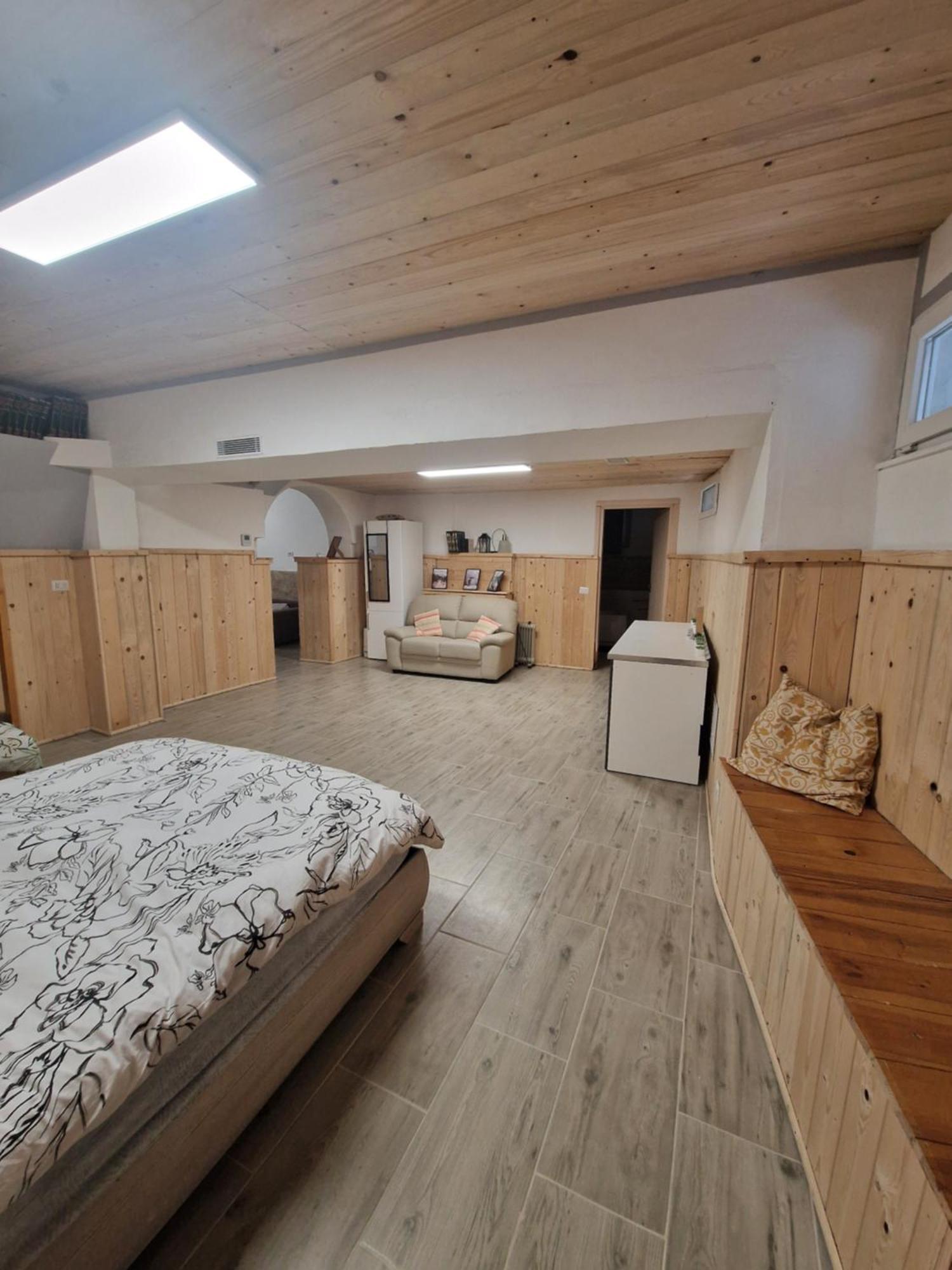 Underground Home Vicino Metropolitana Comasina Cormano Exterior photo
